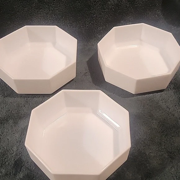 Arcoroc octagonal set of 3 bowls. Eloquent 3 bowls. - Picture 2 of 5